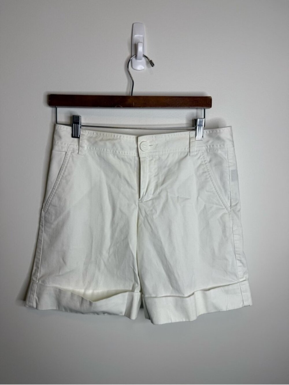 Marc by Marc Jacobs white Shorts size 8